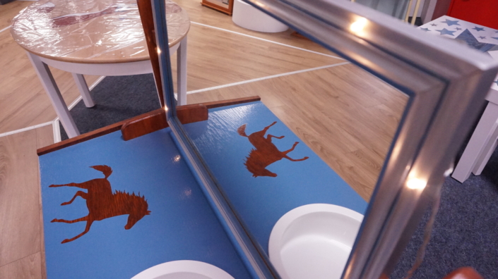 Waschtisch 2 Details Spiegel